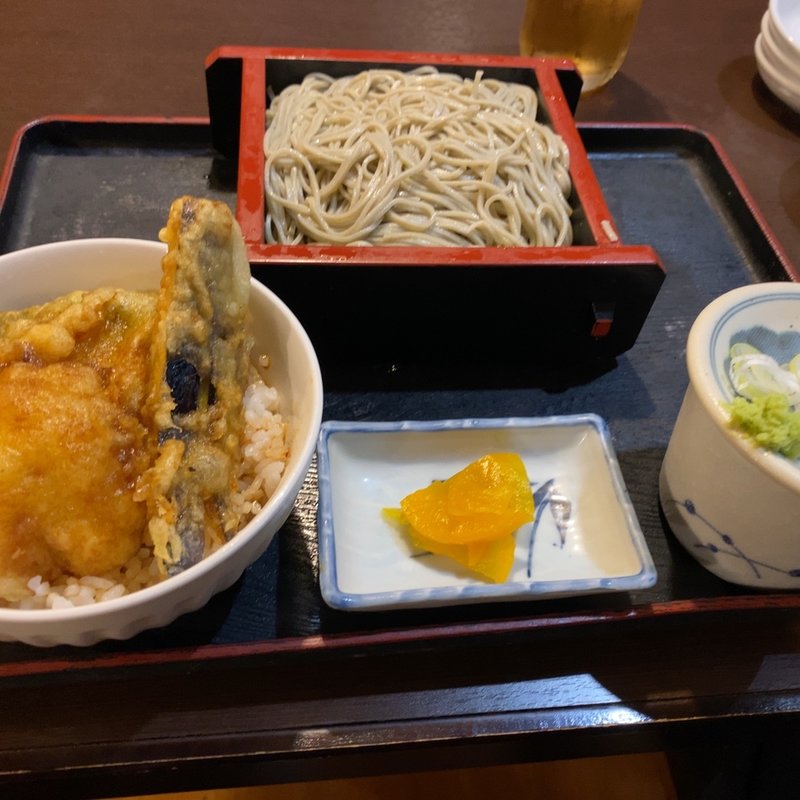 へぎそばと穴子天丼(酒処　越後)