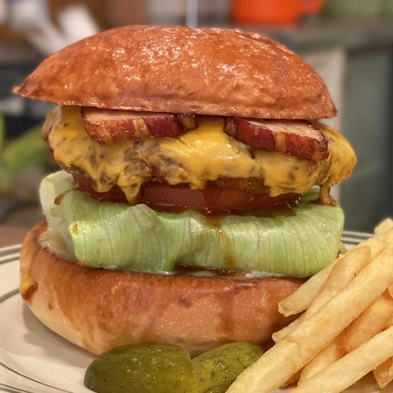 ハンバーガーページです OLD NEW DINER [立川] のベーコンチーズバーガー: ハンバーガー