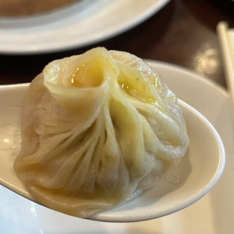 上海蟹小籠包(上海点心 豫園 （ヨエン）)
