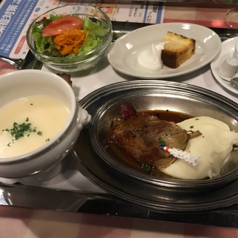 骨つき鴨モモ肉のコンフィ(クレッソニエール)