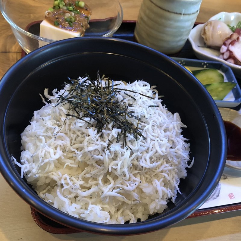 しらす炒飯 刺身付(千ふじ)