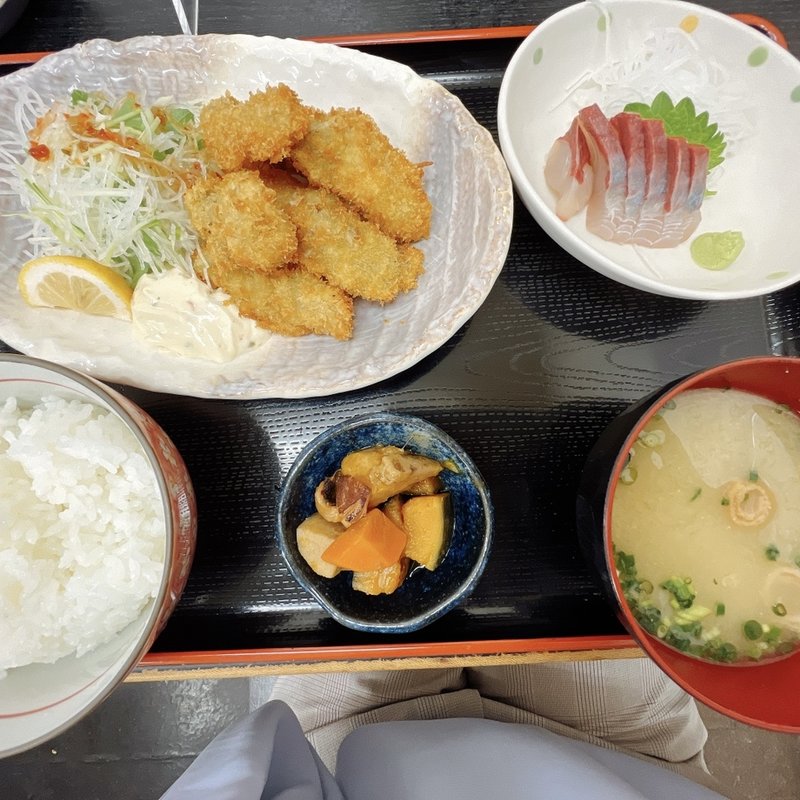 カキフライ定食(御食事処 福魚)