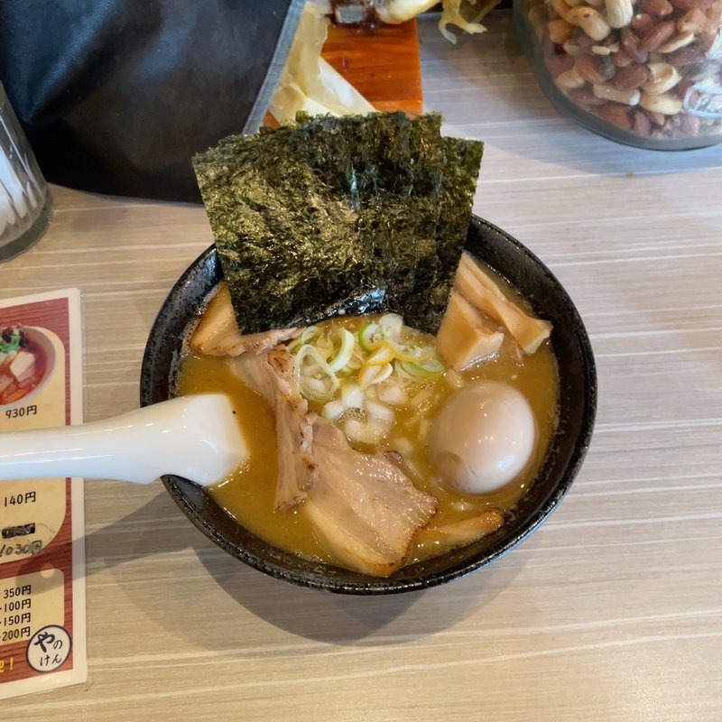 濃厚煮干しラーメン(やのけん)