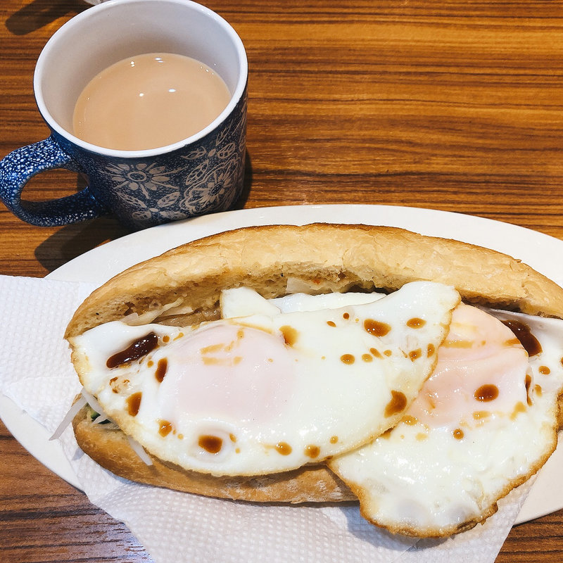 パテとオップラバインミー(saigon 究)