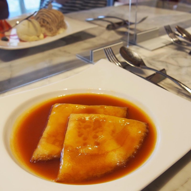 クレープ・シュゼット(アンリ・シャルパンティエ芦屋本店)