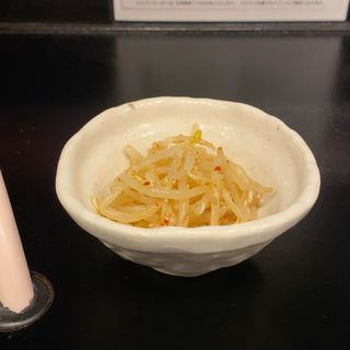 ちょい飲みセットの小鉢(まるよしホルモン)