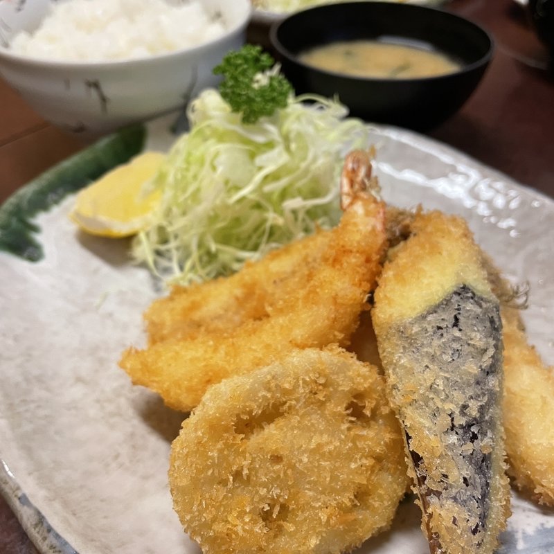 フライ盛り定食(かね田食堂 )