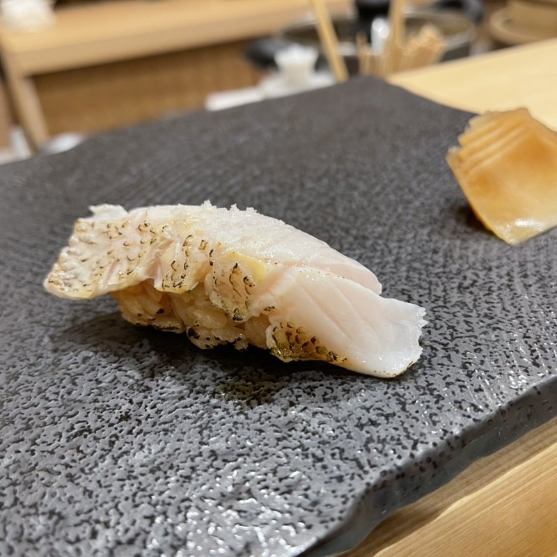 のどくろ(鮨うら山　栄離れ)