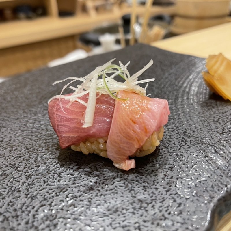 鰤(鮨うら山　栄離れ)