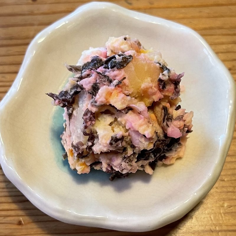 柴漬けと塩昆布のポテトサラダ(炭烙 すみやま)