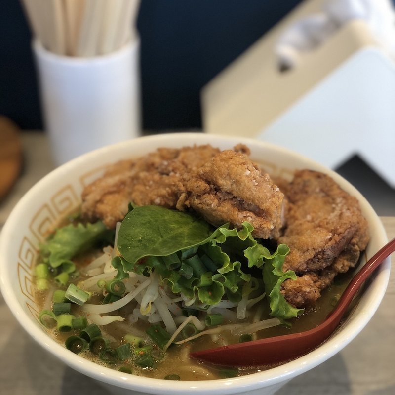 こってり太麺しょうゆヌードル(麺屋フリースタイル)