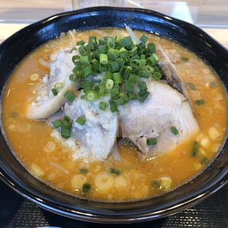 特盛りみそチャーシュー麺(麺麺麺)