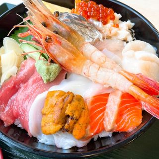 10種類の海鮮丼(ふじ膳)