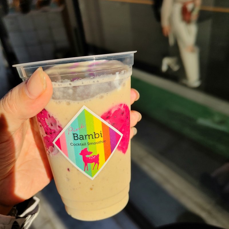 バナナとアーモンドミルクのスムージー(Pink Bambi)