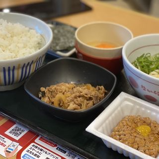 納豆朝定食＆牛小鉢＋冷小うどん変更(なか卯 すすきの西店 )