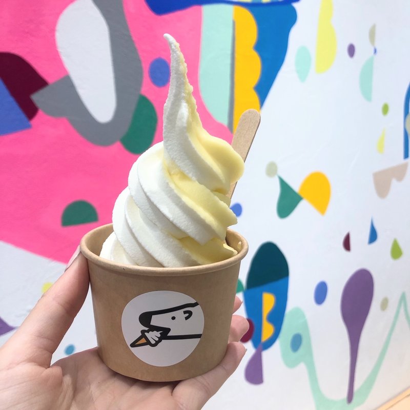 山のみるく×西湘青切みかんソフトクリーム(イグル氷菓)