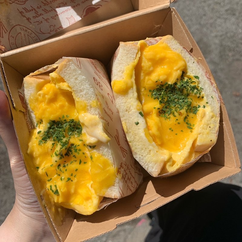 毎日食べたい大満足 チーズオムレツパン(STEAM BREAD EBISU スチームブレッド恵比寿)