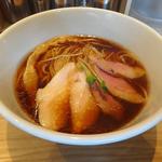 名古屋コーチンの鴨醤油ラーメン(麺つむぎ 東大阪)