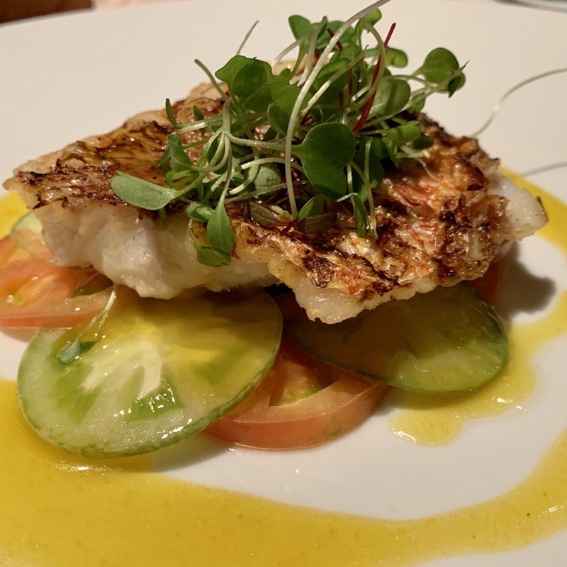 鮮魚のグリエ、大分産サフランとハマグリのジュ(ayana アヤナ)