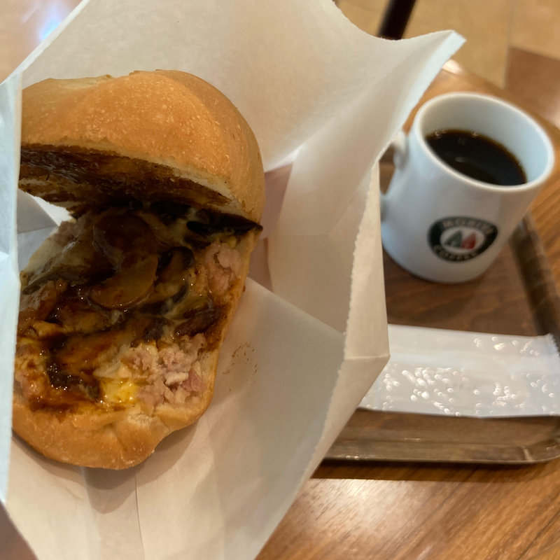 4種きのこと黒豚のチーズデミグラスサンド(モリバコーヒー クロスガーデン多摩店 （MORIVA COFFEE）)