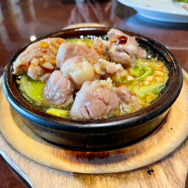 伊達鳥とポロネギのアヒージョ(ポロポロ （POLLO PORRO）)