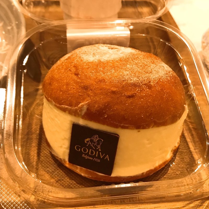 GODIVA マリトッツォ ホワイトガナッシュ[みなとみらい店限定](GODIVA café Minatomirai )