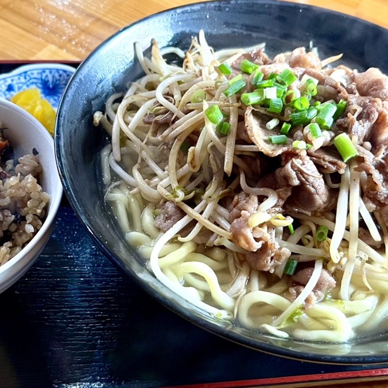 牛肉もやしそばとジューシーセット(ゆき )