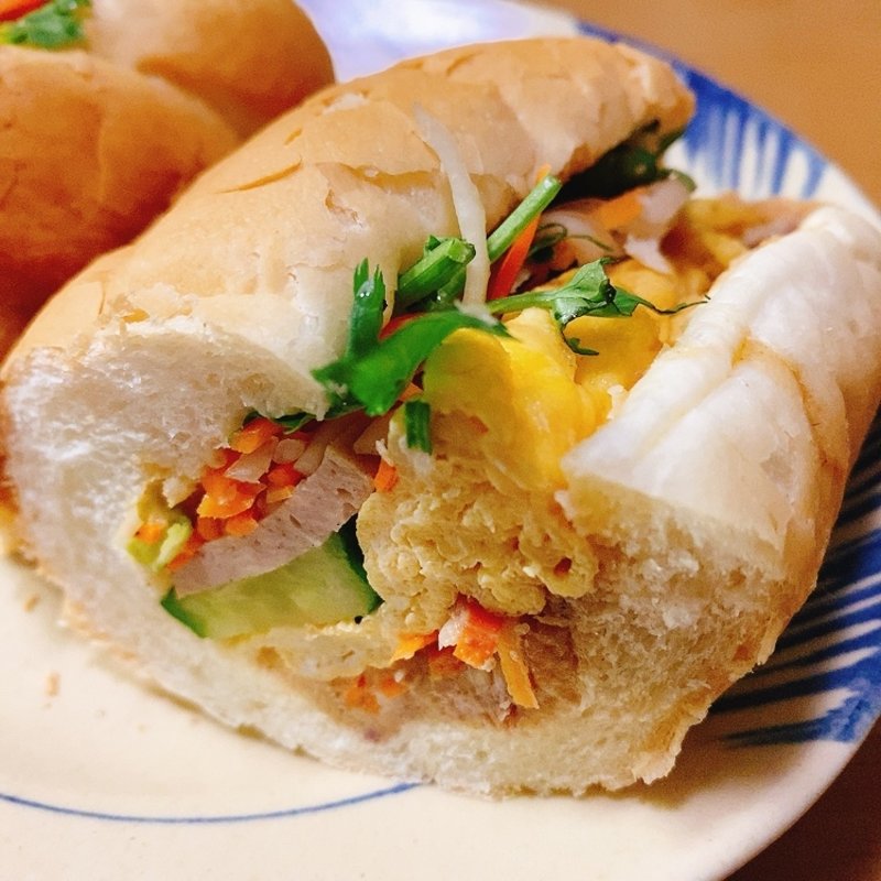 バインミー パテ・ハム・タマゴ(秋の店)