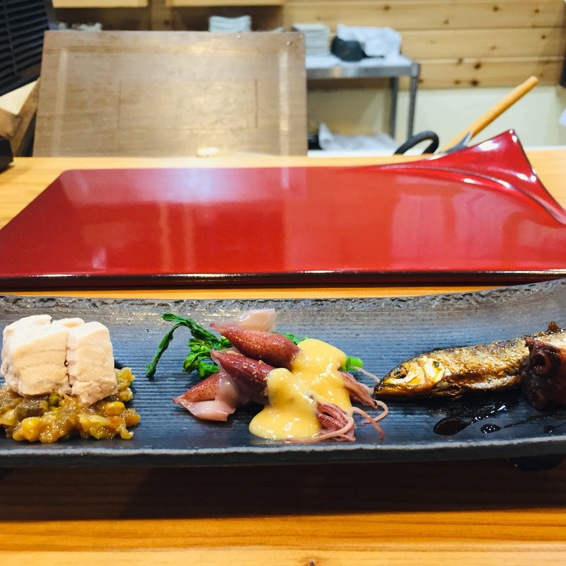 鮨屋のつきだし(鮨まぁさ)