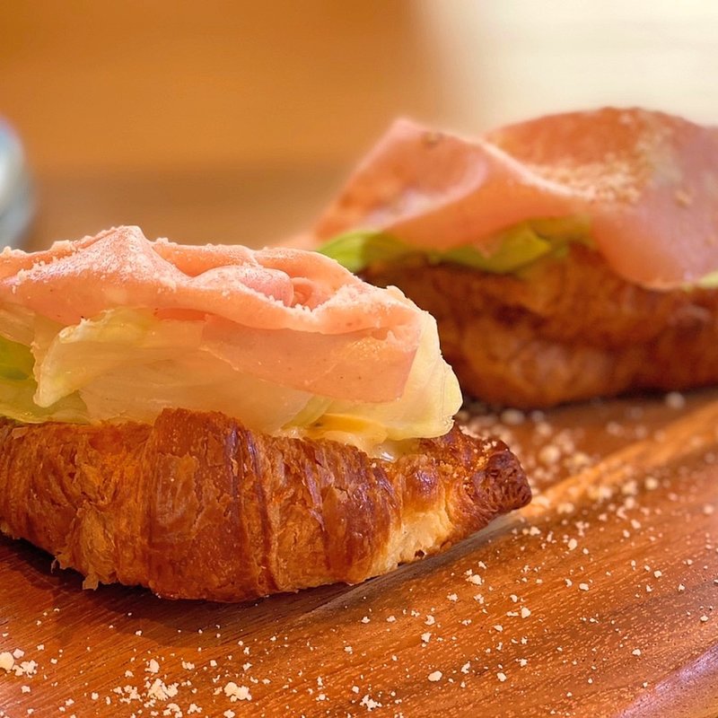 クロワッサンサンド（ハム・玉子・レタス）(vec（ベック）vegetable eat culture)