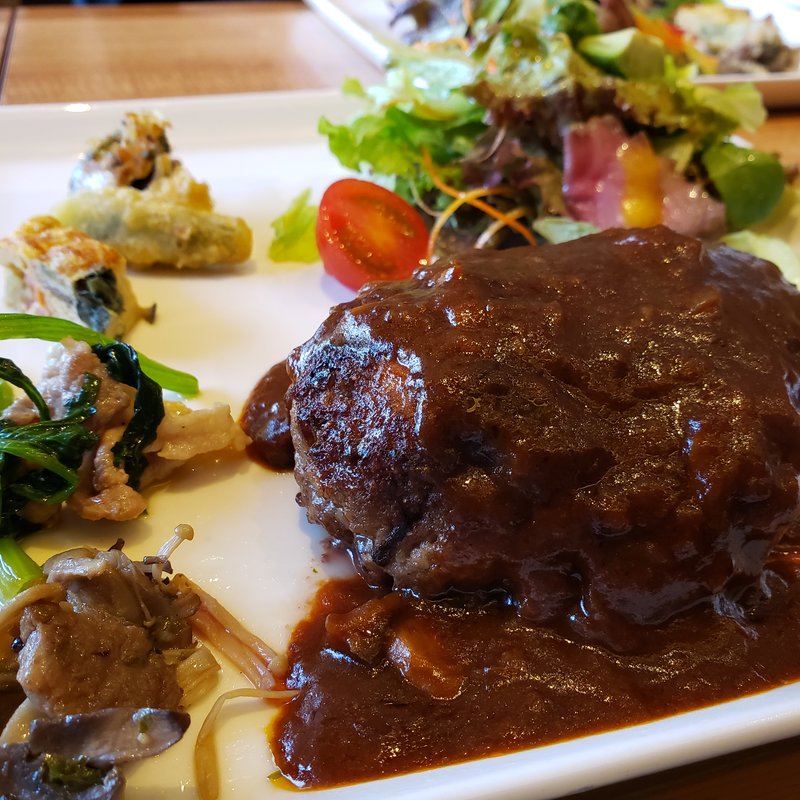 黒毛和牛ハンバーグプレート(ビストロマーシュ)