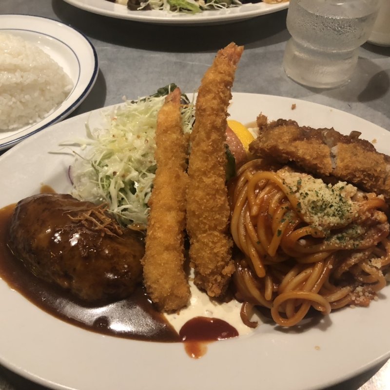Aランチ（チキンカツトッピング、おかず大）(グリル＆洋食　アガペ )
