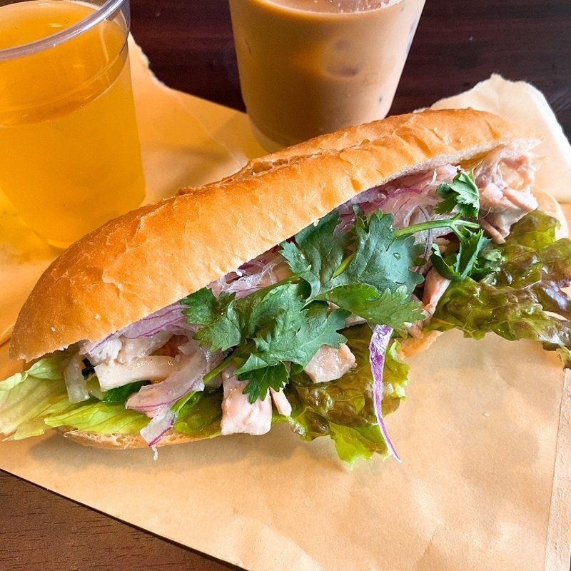 ゆで鶏のバインミー(バインミーTinker)