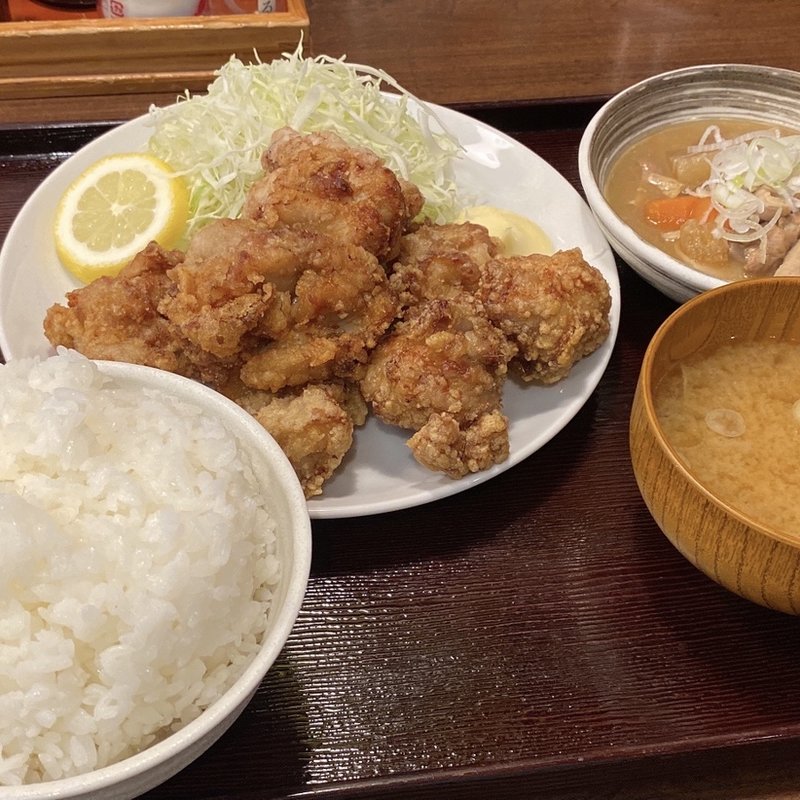 特盛唐揚定食（8個付）(定食のまる大　大宮東口店)