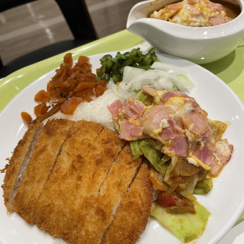 ベーコンエッグ野菜カレー　カツトッピング(インド式カレー 夢民 ダイバーシティ東京プラザ店)
