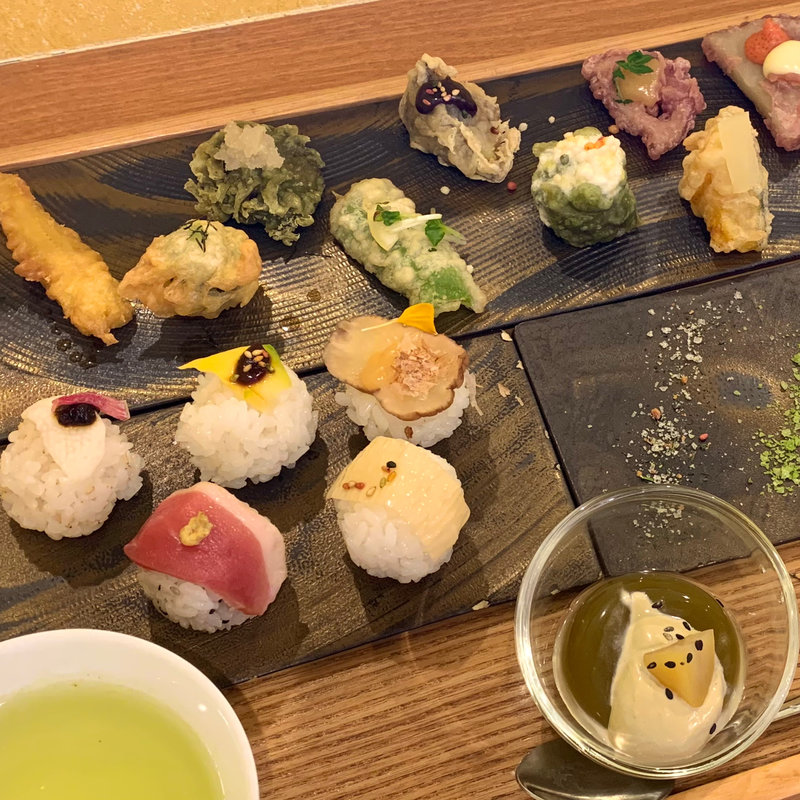 (天ぷらと手まり寿司都)