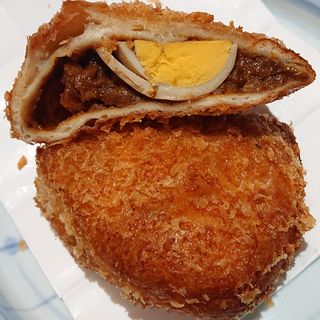 煮卵入りカレーパン(ル・クロワッサン 鶴見緑地店)