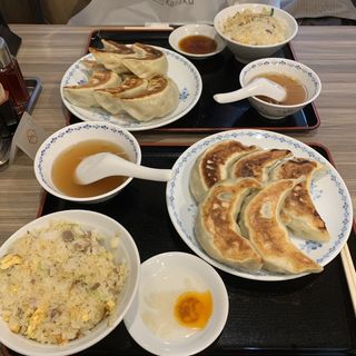 Bセット(餃子5個＋半チャーハン＋スープ)(開楽 本店 )
