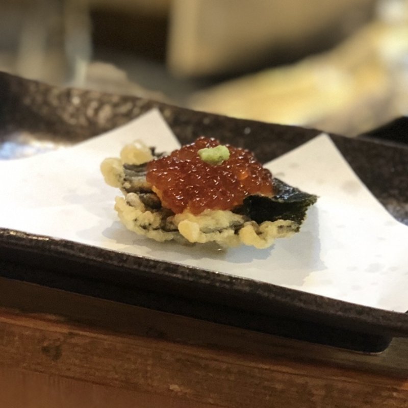 海苔といくらのカナッペ(天ぷらとワイン小島 本店)