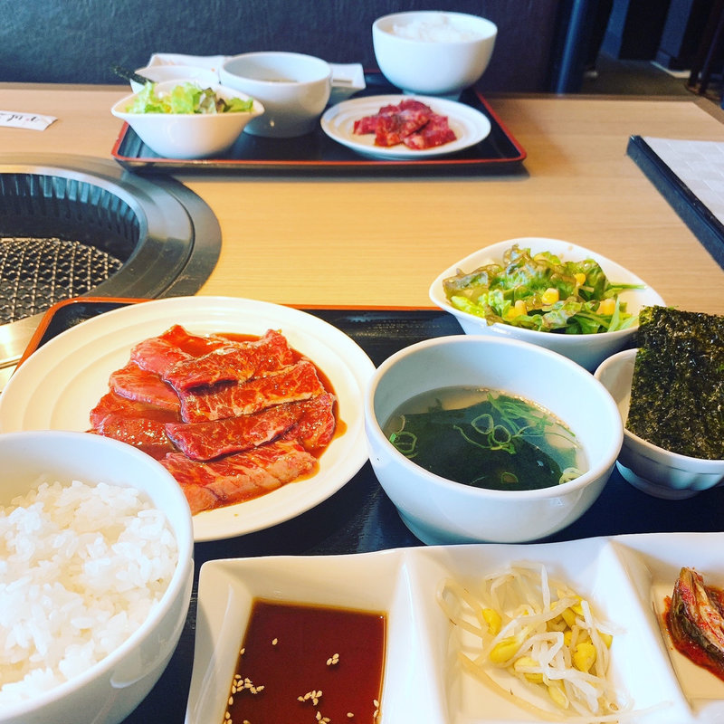 生黒タン＆上ハラミ(和牛焼肉 平城苑 EXPOCITY店)