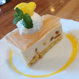 桃のレアチーズケーキ(caféつむぎ)
