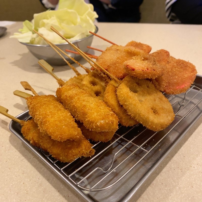 串カツ豚、紅しょうが、レンコン(串カツ田中 錦三丁目店)