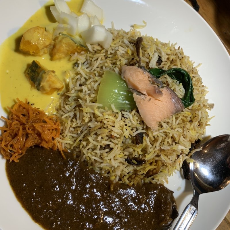 茸ビリヤニ サーモンのせ(さぼてん食堂 )