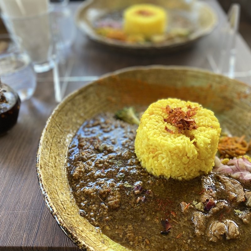 秋刀魚だしキーマとラムセセリキーマあいがけ(numb)