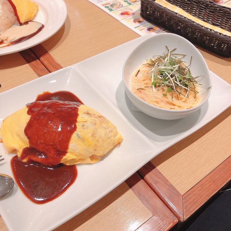 オムパスタハーフセット(ポムズファーム イオンモール羽生店)