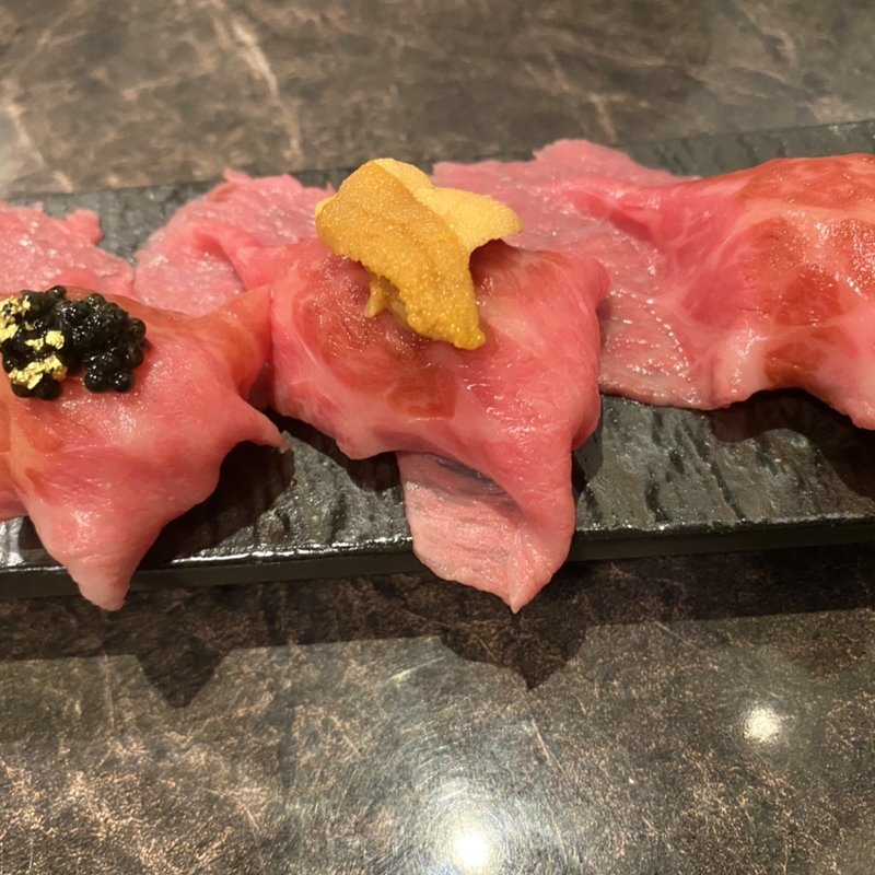 炙り肉寿司 三貫食べ比べ(肉の匠 将泰庵)