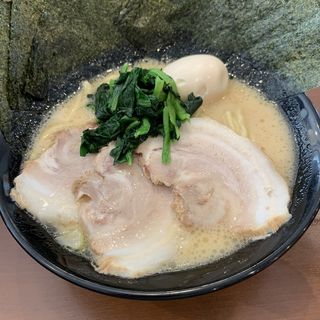 醤油チャーシュー麺(横浜家系ラーメン 誠家)