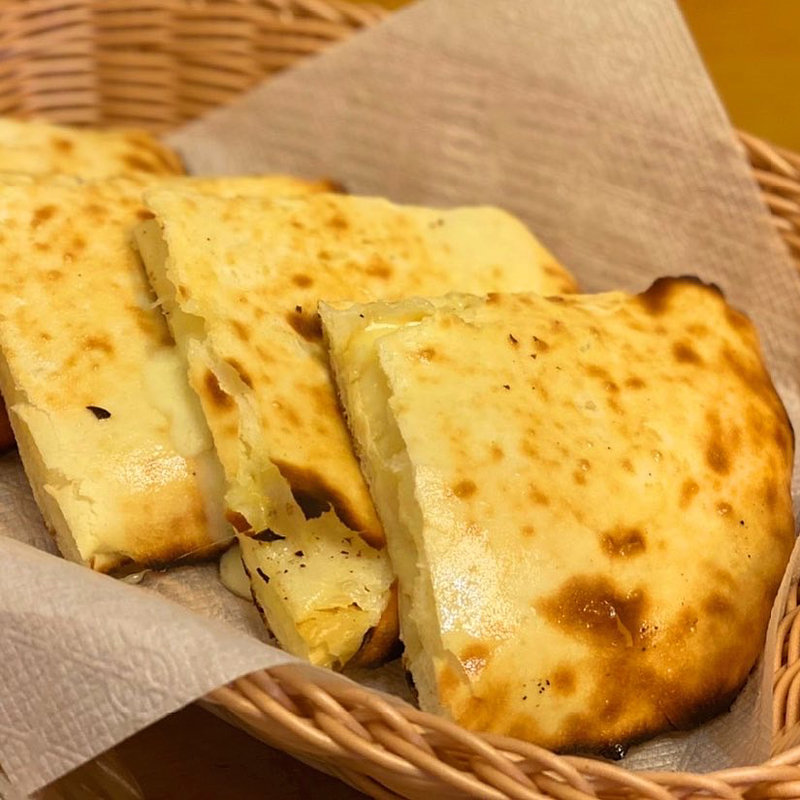 チーズナン(メルバニ （MERUBANI）)