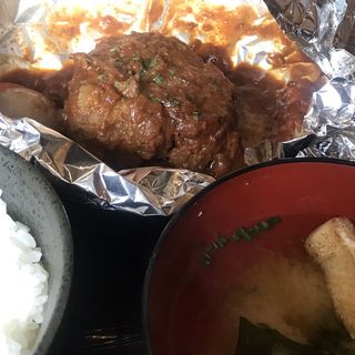 ジビエのハンバーグ　トマト味噌煮込み(味噌鐵 カギロイ)