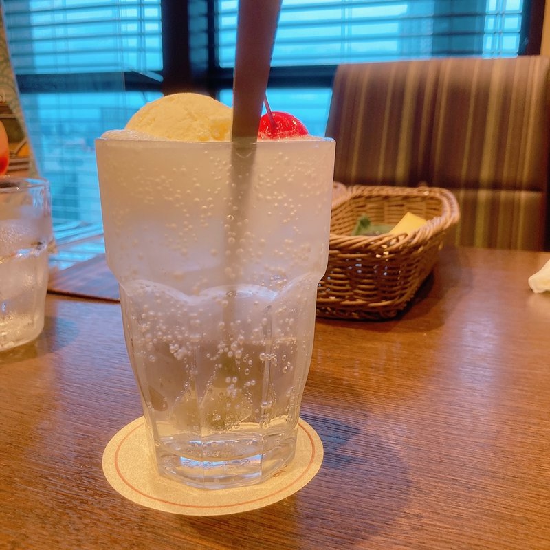 クリームソーダ(66DINING 六本木六丁目食堂 池袋東武店)の口コミ一覧